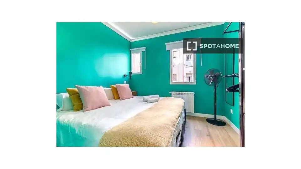 Bedroom of Flat for rent in Madrid  with Air Conditioner, Heating and Furnished