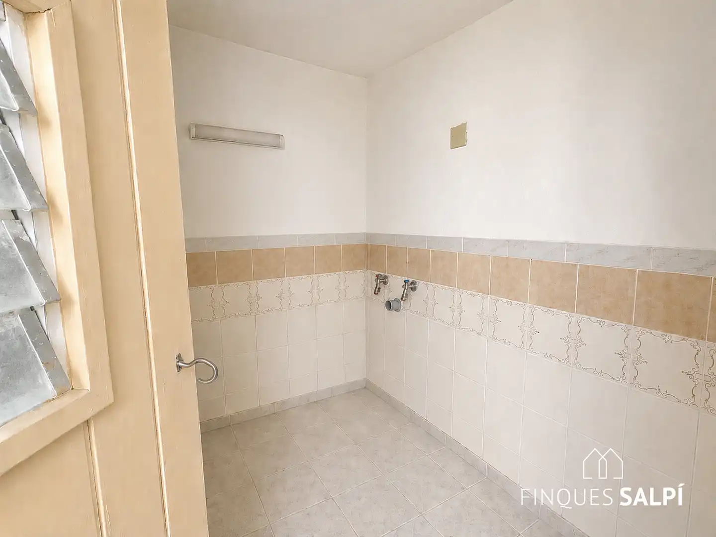Baño de Piso en venta en Sant Feliu de Guíxols con Calefacción, Terraza y Trastero