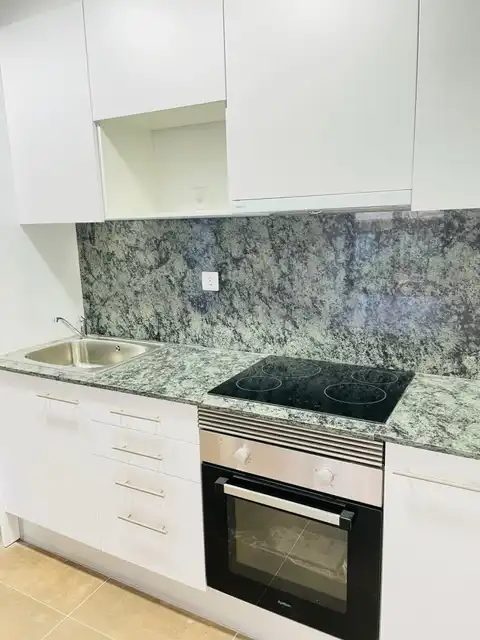 Cuina de Pis de lloguer en Barcelona amb Calefacció, Parquet i Forn