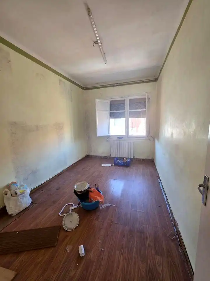 Dormitori de Apartament en venda en  Logroño amb Calefacció