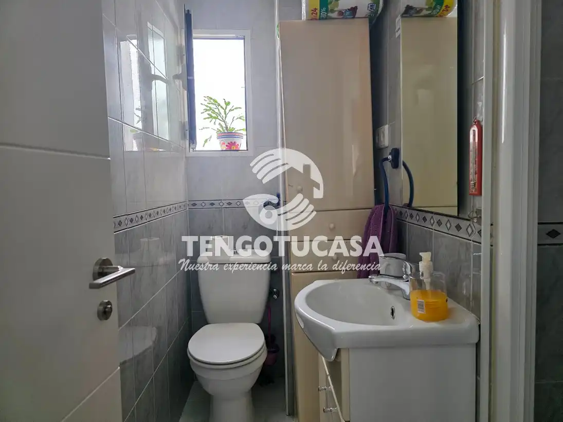 Bany de Pis en venda en Madrid amb Calefacció i Moblat