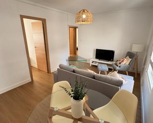 Living room of Flat to rent in  Granada Capital  with Air Conditioner, Furnished and Oven