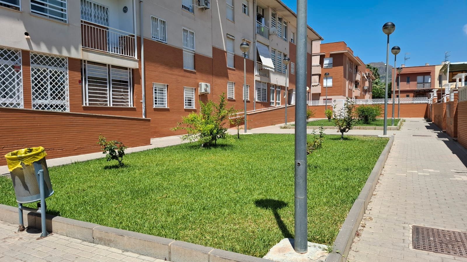 Vista exterior de Piso en venta en Motril con Aire acondicionado, Terraza y Trastero