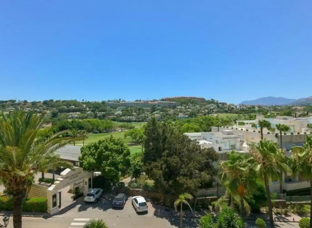 Penthouse with pool for sale in Nueva Andalucía, imagen 3
