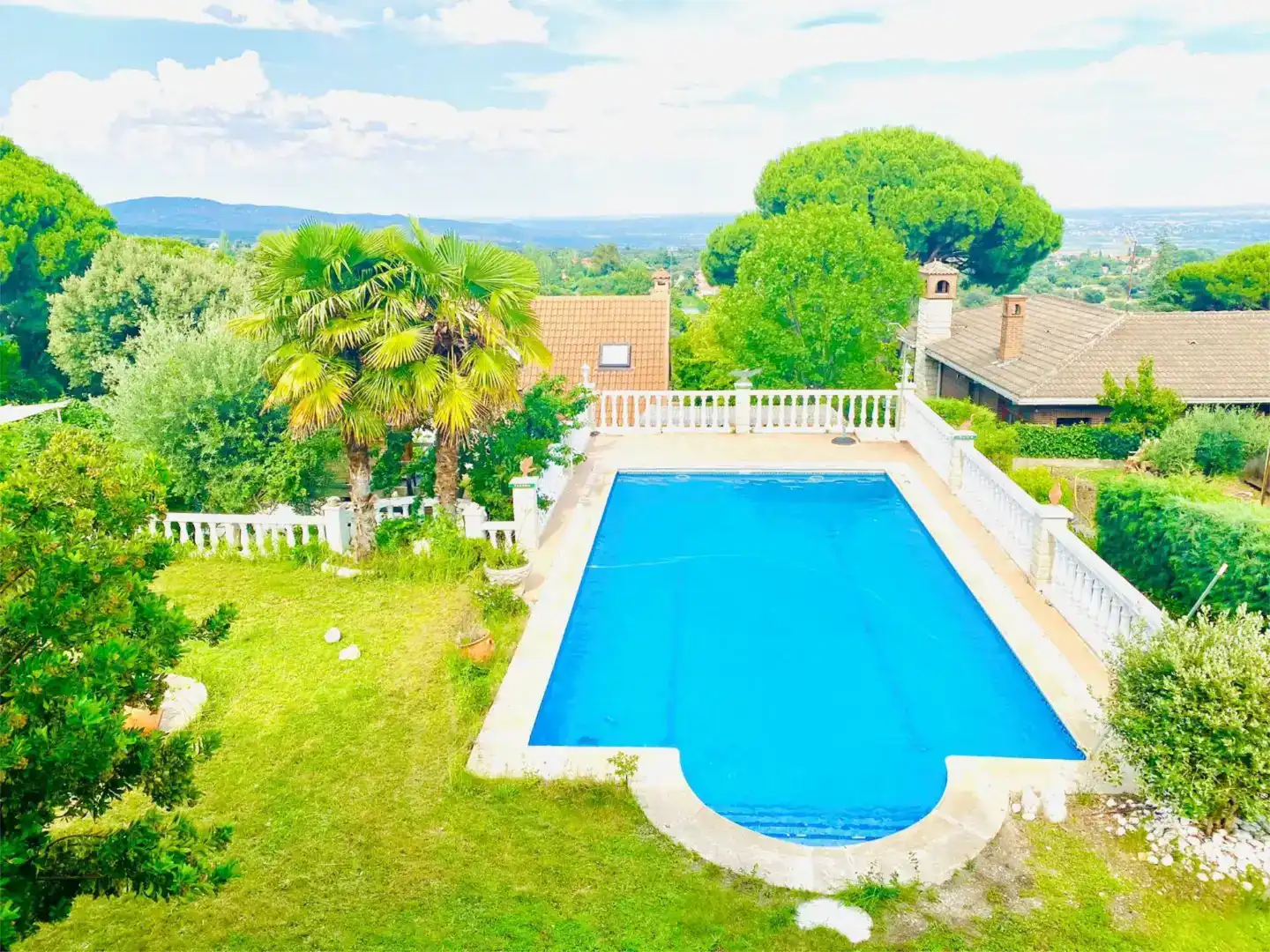 Piscina de Casa o xalet en venda en Villa del Prado amb Jardí privat, Piscina i Balcó
