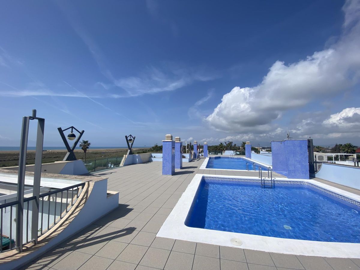 Piscina de Apartament en venda en Amposta amb Aire condicionat, Calefacció i Terrassa
