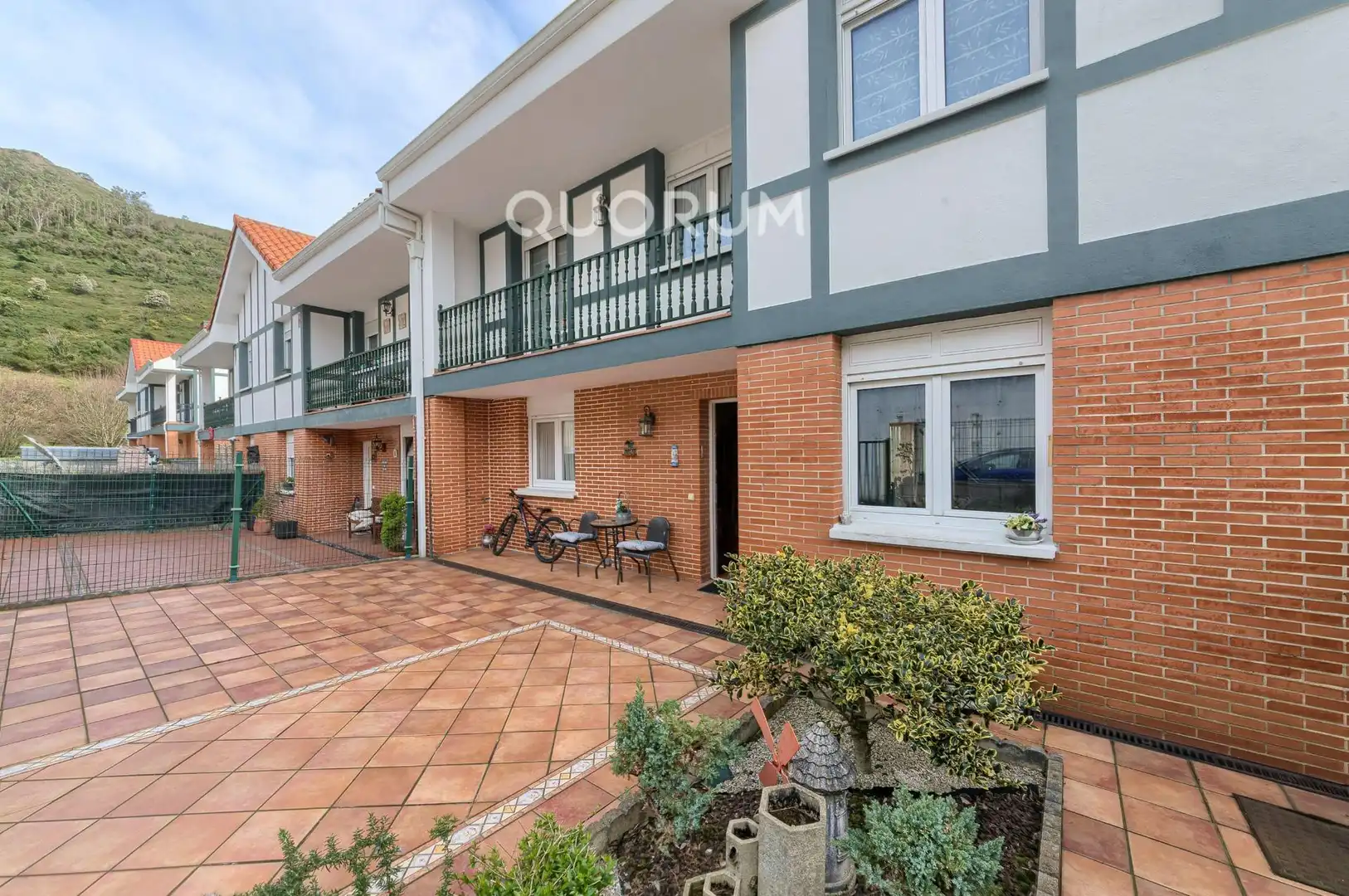 Exterior view of Detached homes for sale in Santurtzi 