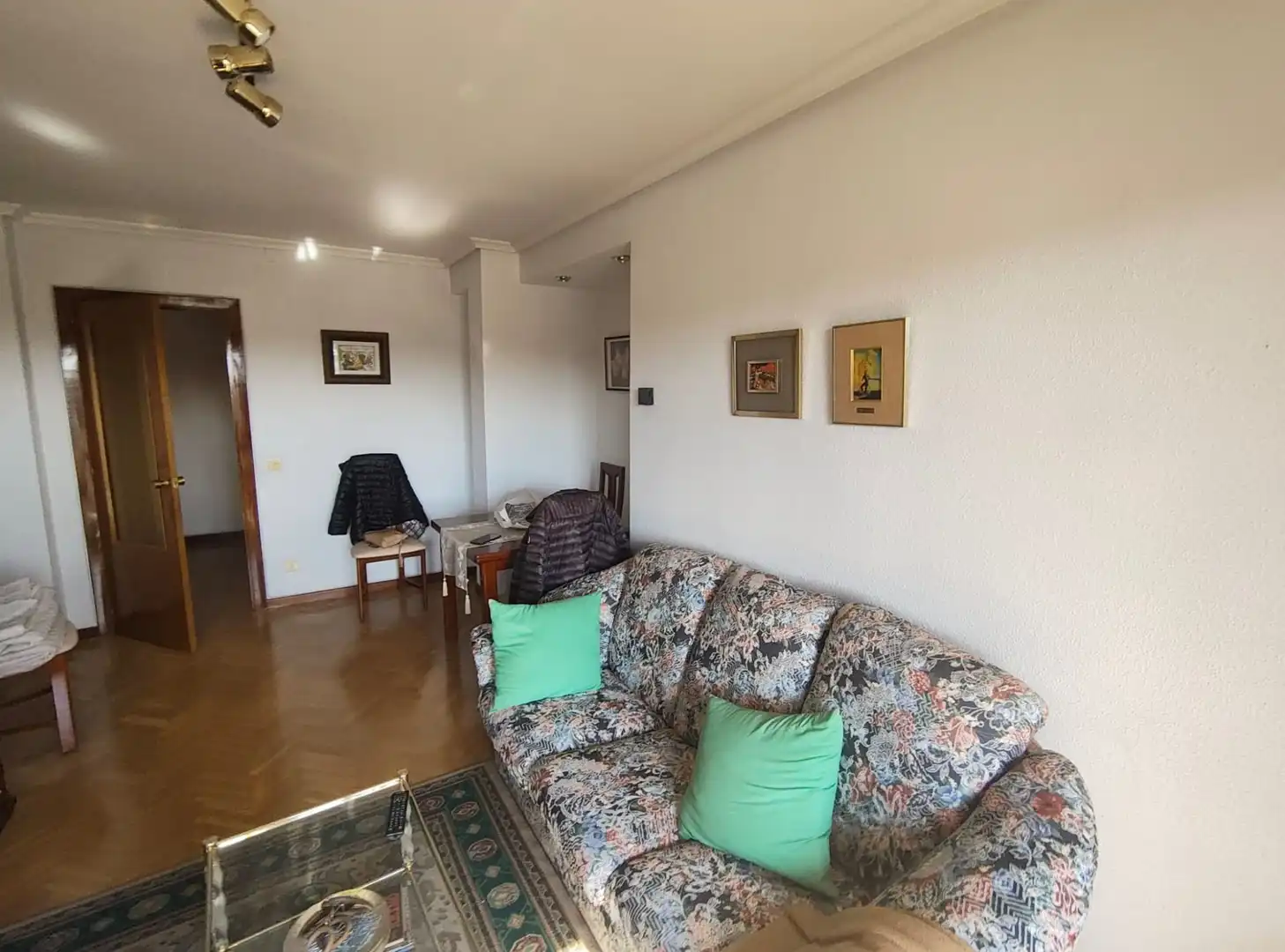 Sala d'estar de Pis en venda en Valladolid Capital amb Calefacció, Terrassa i Moblat