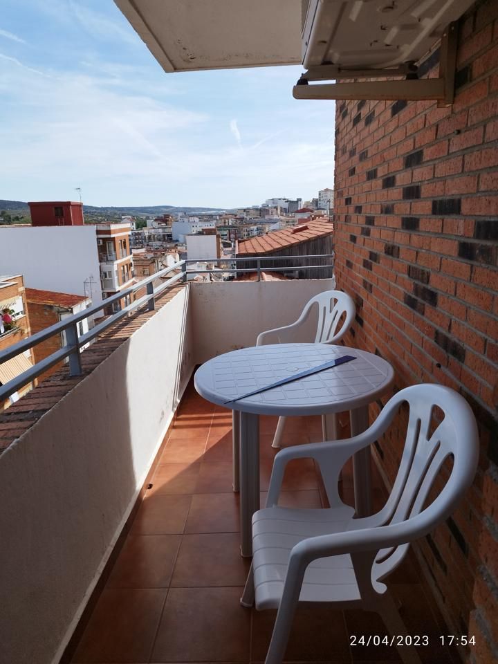 Terrace of Flat to share in Plasencia  with Air Conditioner, Terrace and Furnished