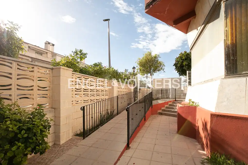 Terrasse von Wohnung zur Miete in La Pobla de Farnals mit Klimaanlage, Heizung und Privatgarten