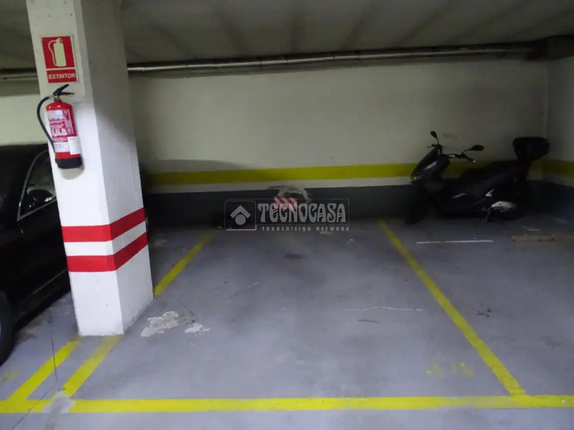 Parking de Piso en venta en Valladolid con Aire acondicionado, Calefacción y Trastero