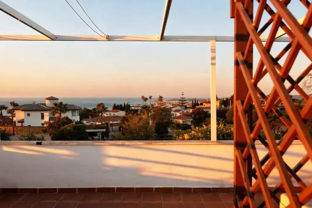 Außenansicht von Erdgeschoss zum Verkauf in Benalmádena mit Klimaanlage, Terrasse und Gemeinschaftspool