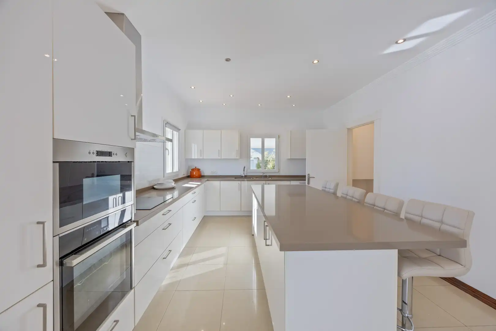 Cocina de Casa o chalet en venta en Sotogrande con Aire acondicionado, Jardín privado y Terraza