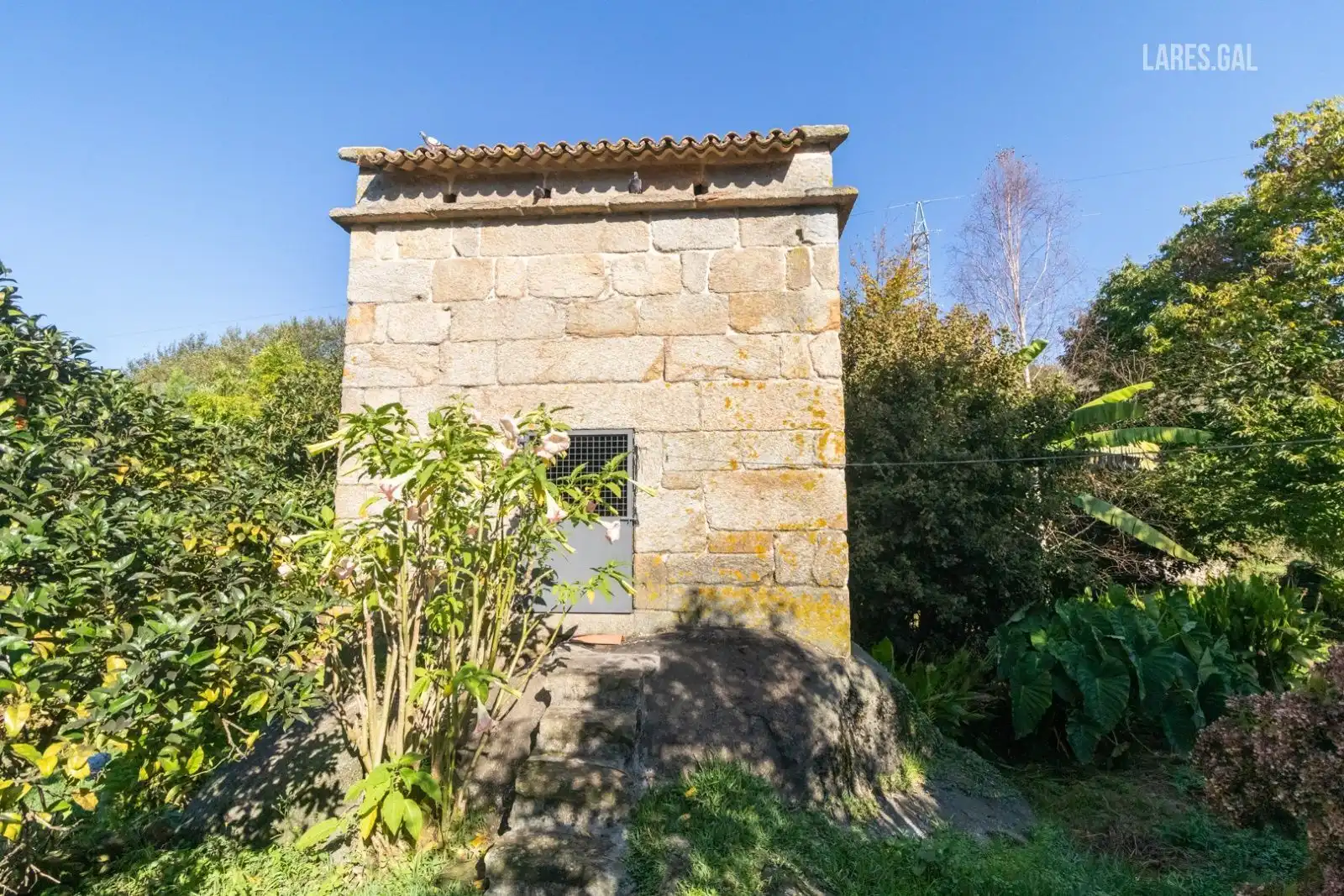 Vista exterior de Edificio en venta en Cangas 
