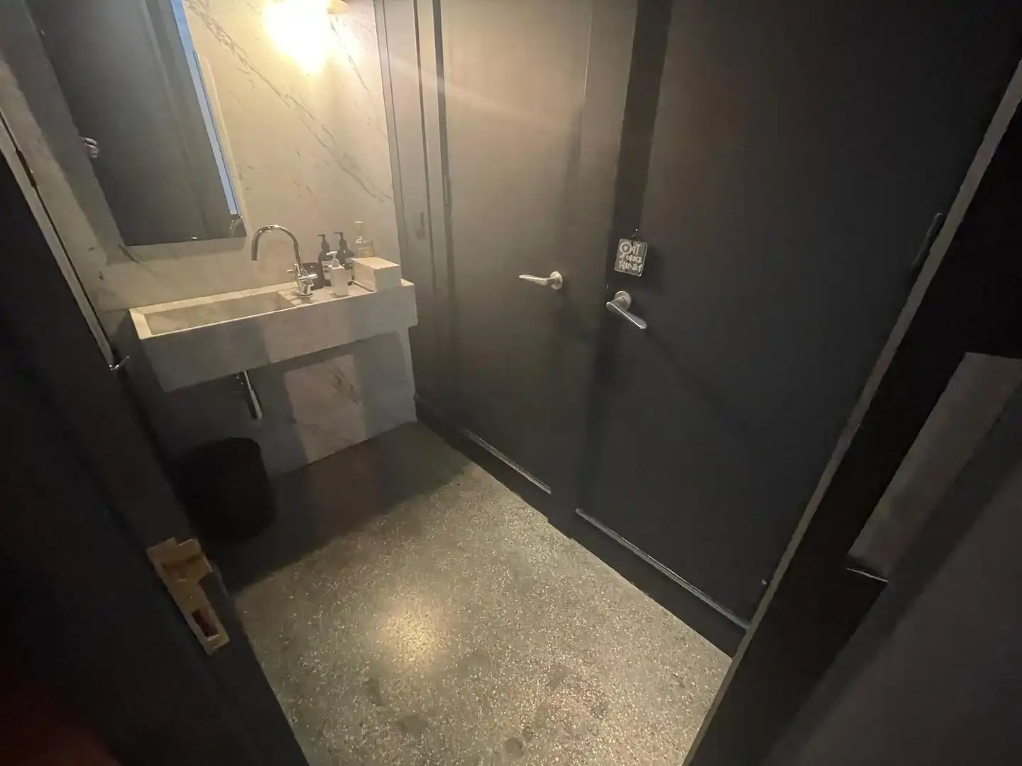 Baño de Local de alquiler en Madrid con Aire acondicionado y Calefacción