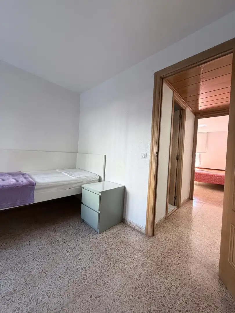 Habitación de Piso en venta en L'Hospitalet de Llobregat con Calefacción y Balcón