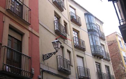 Exterior view of Flat for sale in León Capital   with Heating and Parquet flooring