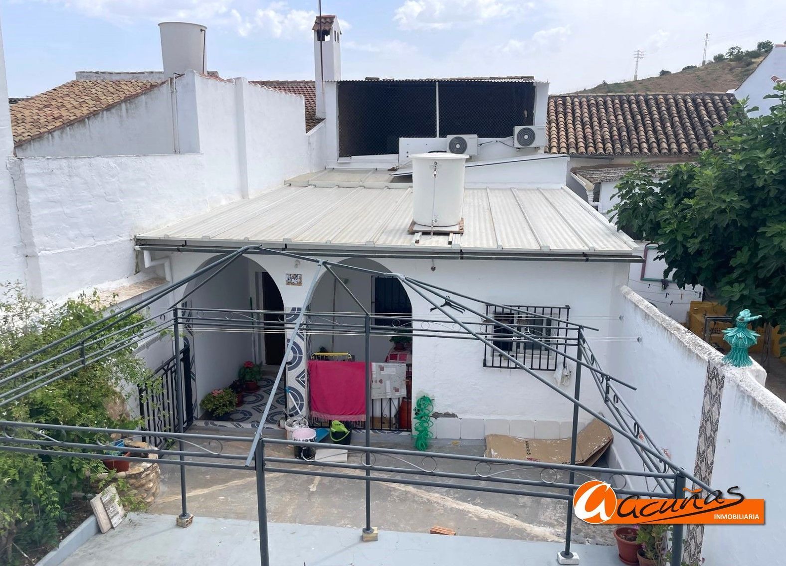 Vista exterior de Casa adosada en venda en Alameda amb Traster