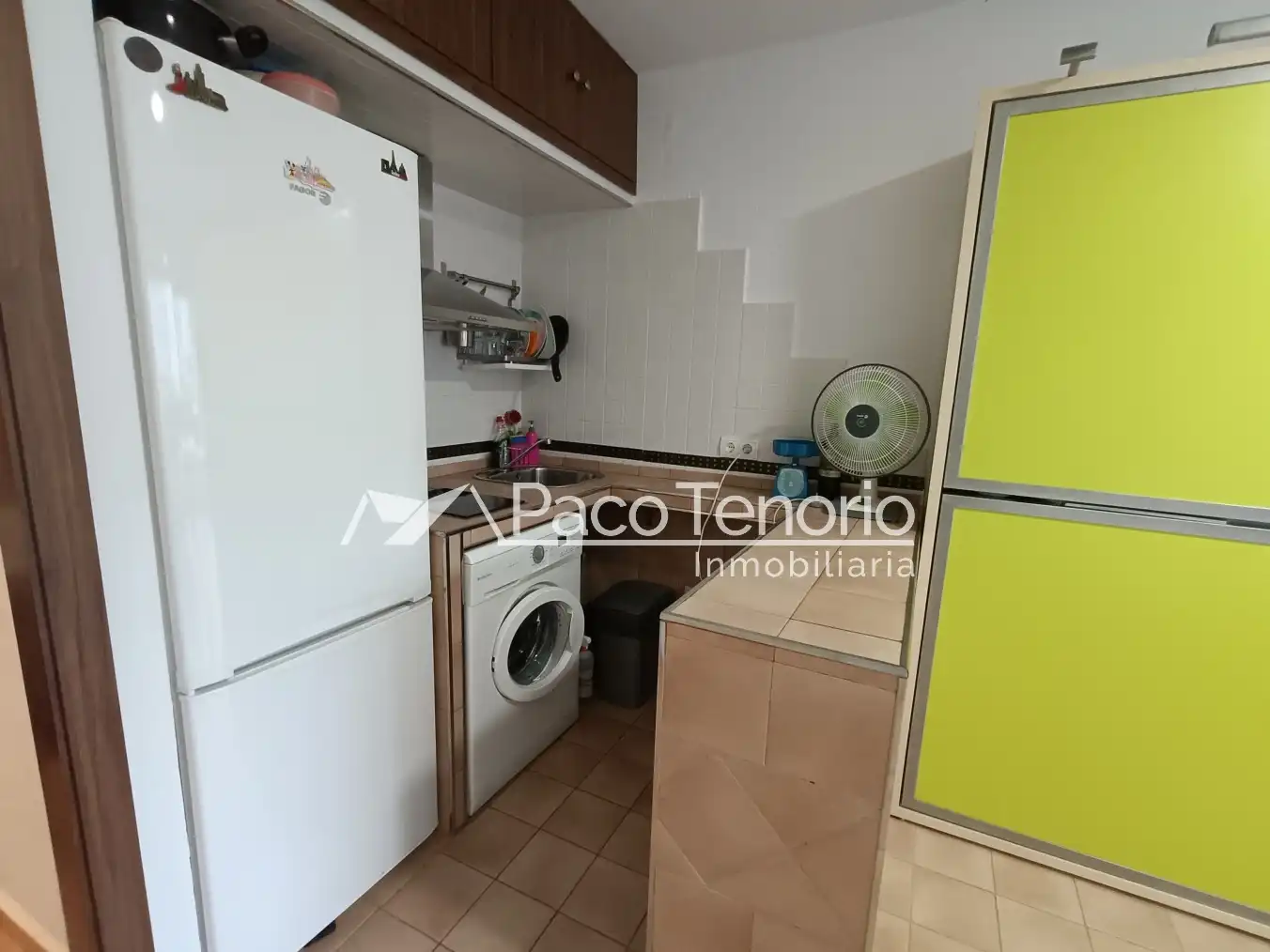 Cocina de Apartamento de alquiler en La Antilla con Amueblado, Lavadora y Microondas