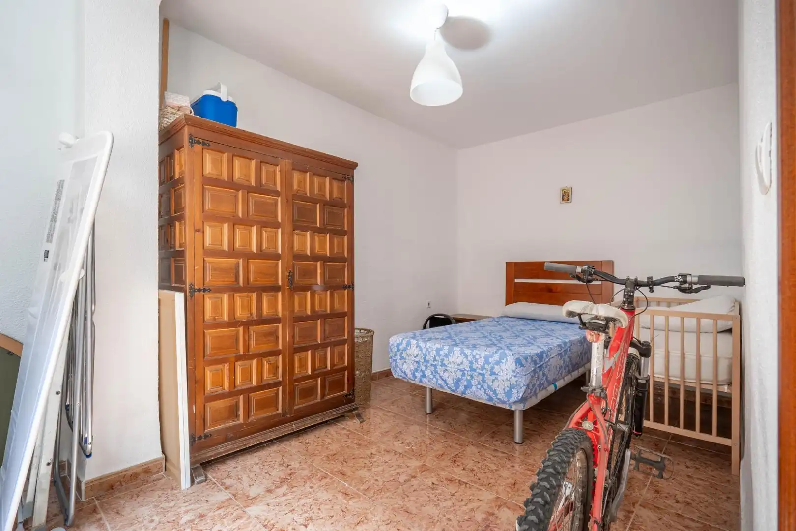 Habitación de Piso en venta en Granada con Aire acondicionado y Amueblado