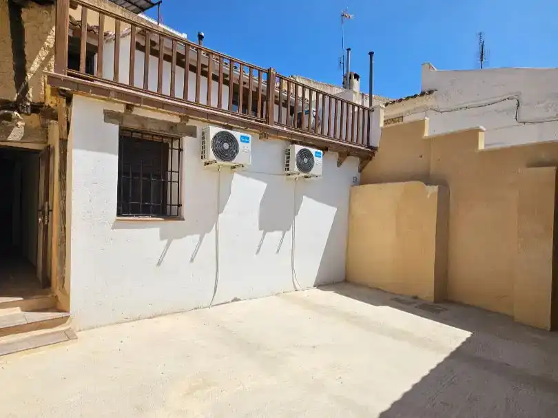Vista exterior de Casa o chalet en venta en Cardenete con Aire acondicionado