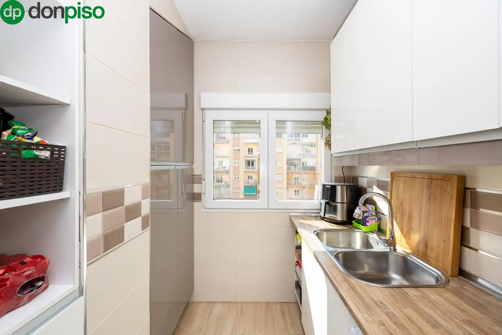 Cocina de Piso en venta en Granada