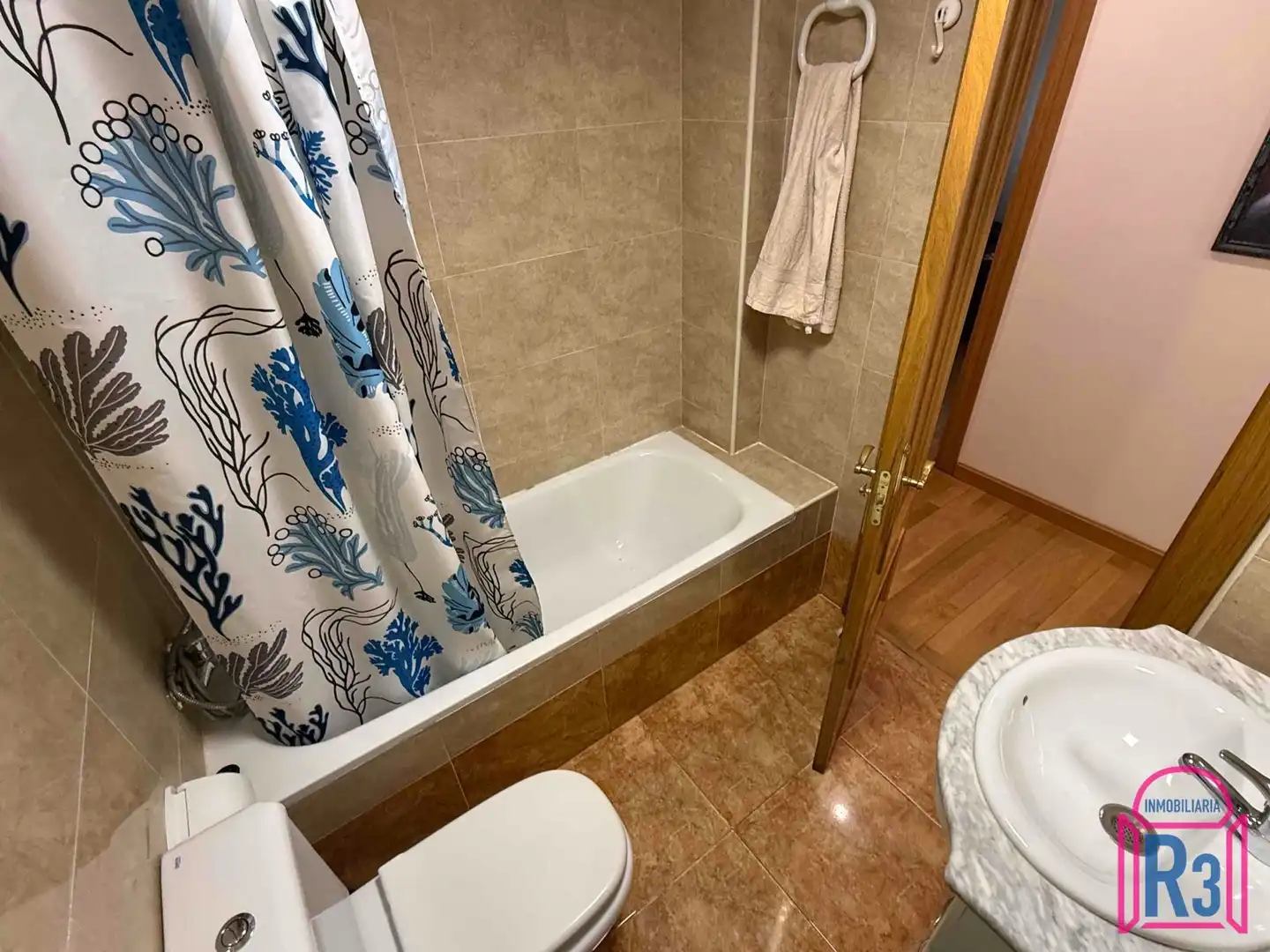 Baño de Apartamento de alquiler en San Andrés del Rabanedo con Calefacción, Terraza y Trastero