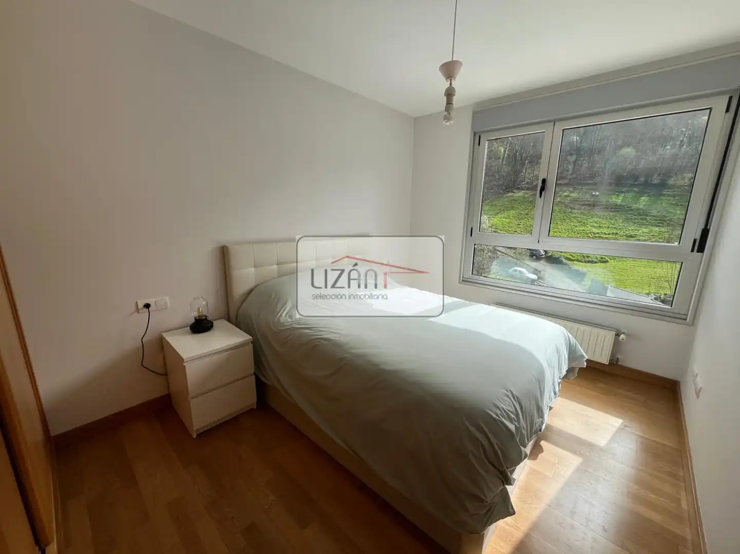 Schlafzimmer von Wohnung zum Verkauf in Oviedo  mit Heizung, Parkett und Abstellraum