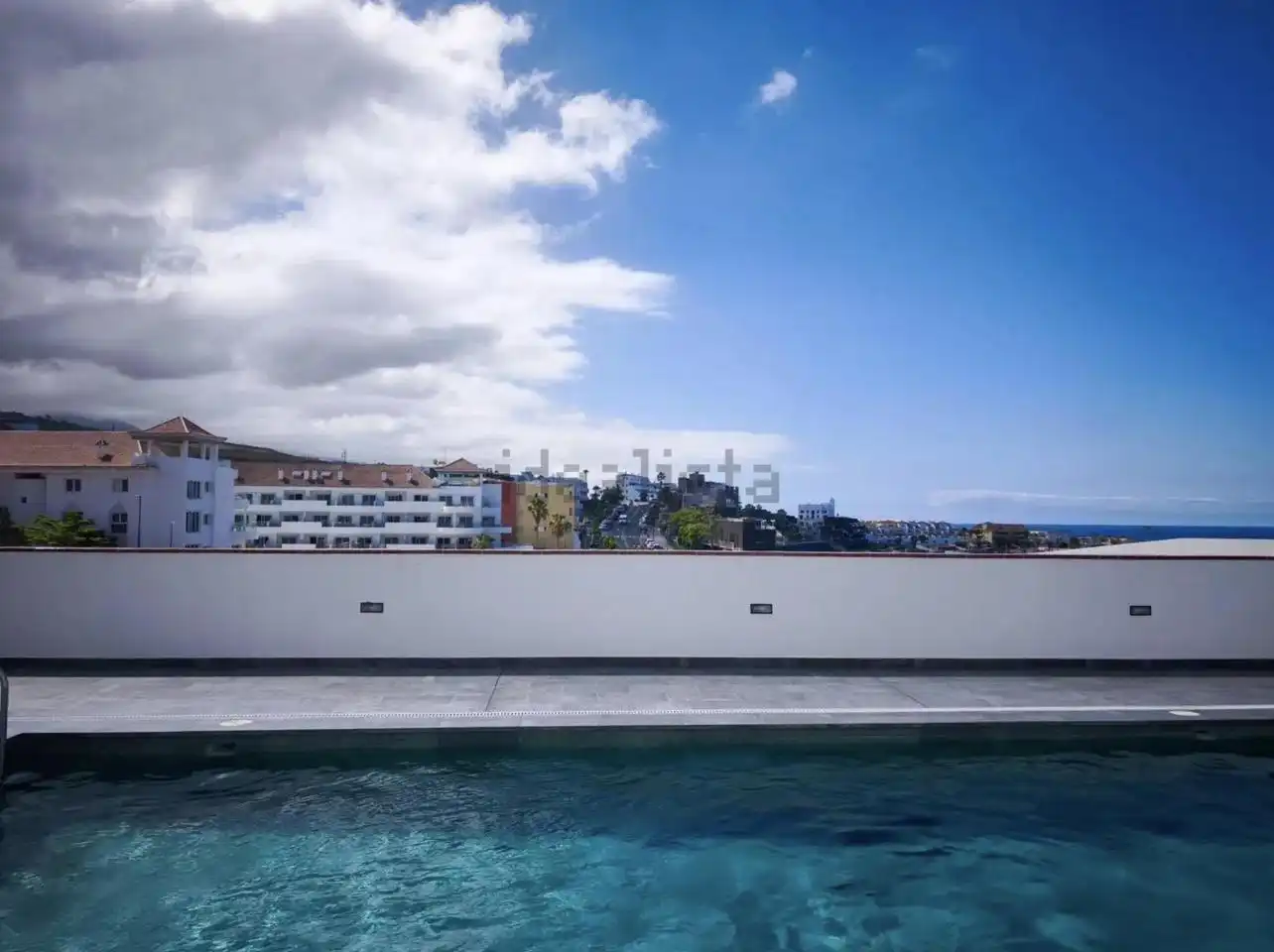 Piscina de Planta baixa en venda en Alcalá