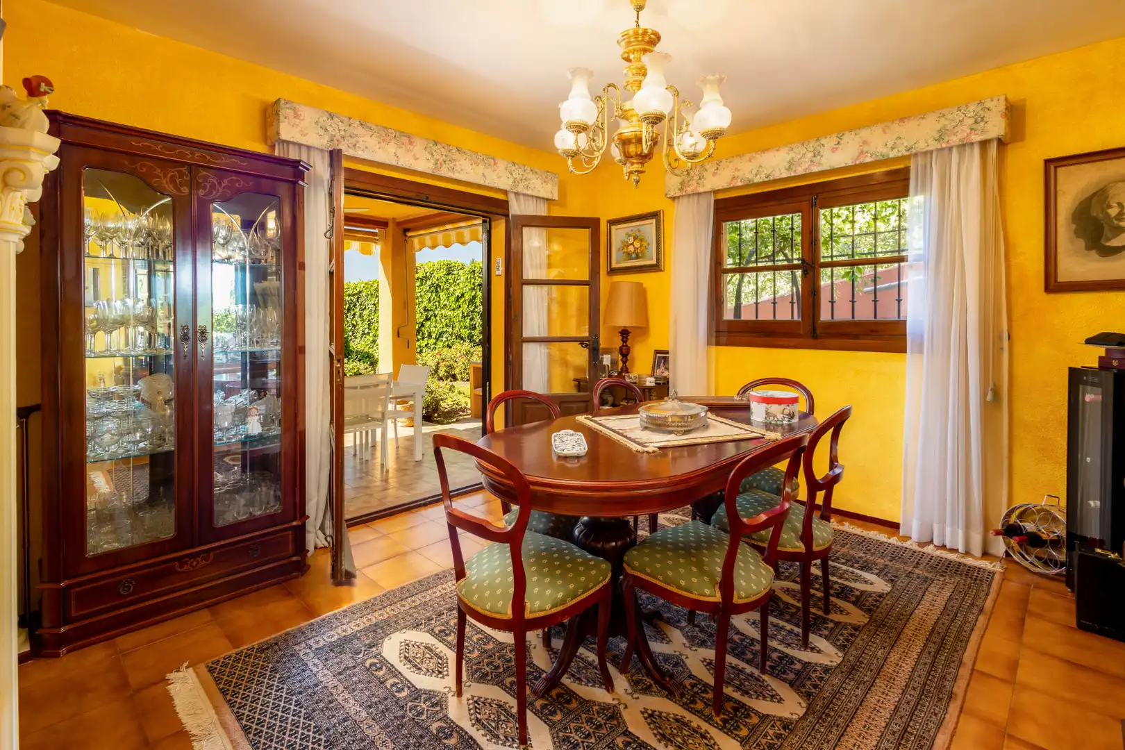 Dining room of Houses for sale in Marbella  with Air Conditioner, Private garden and Terrace