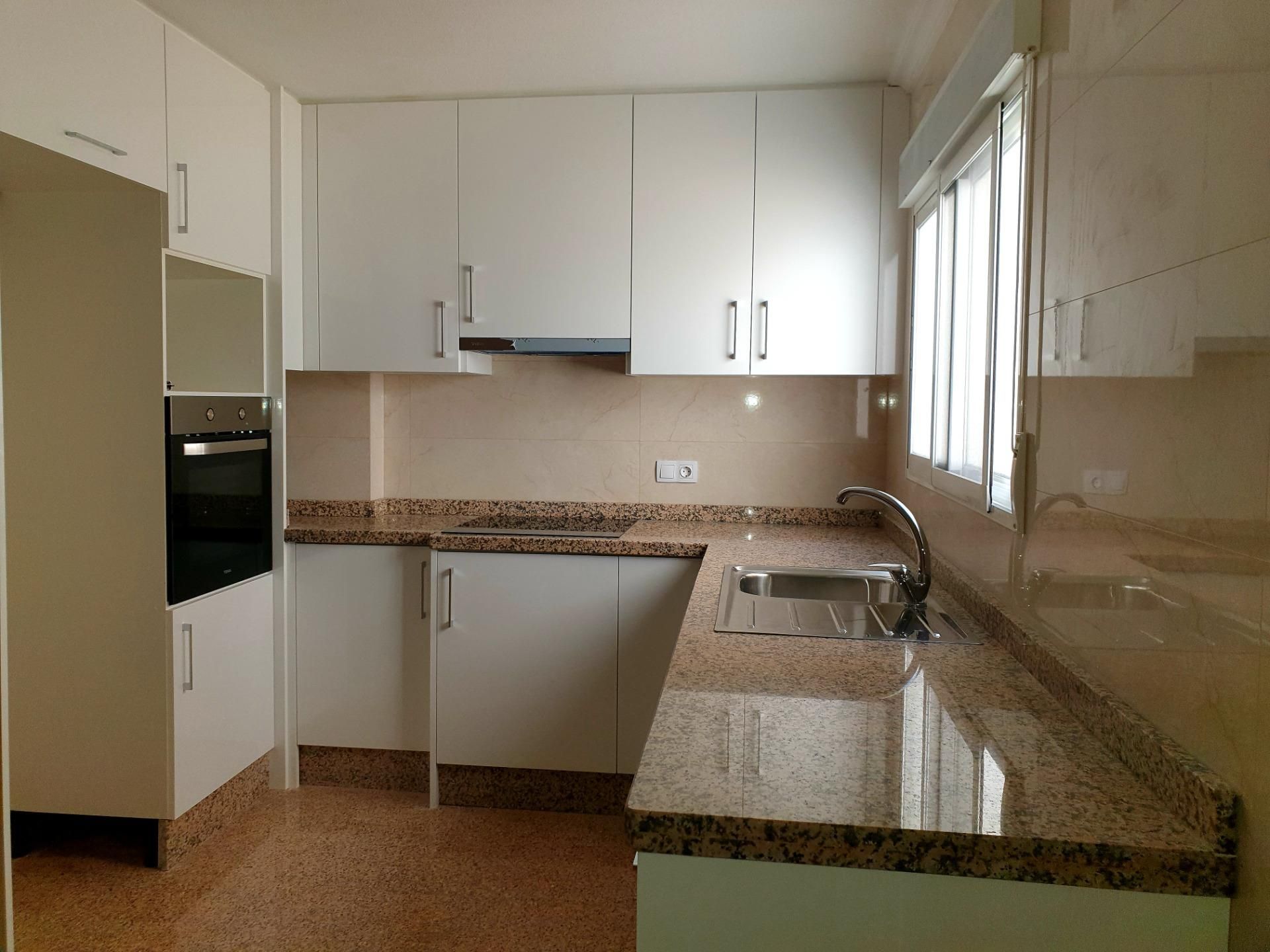 Cuina de Pis en venda en Crevillent amb Calefacció i Balcó