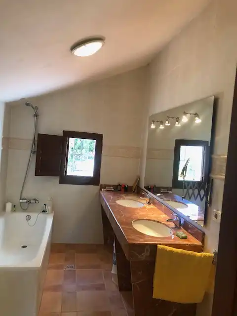 Bany de Casa o xalet en venda en Tàrbena amb Aire condicionat, Calefacció i Jardí privat