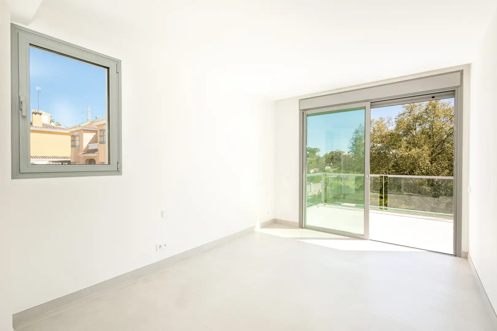 Habitación de Casa adosada en venta en Marbella con Aire acondicionado, Jardín privado y Terraza