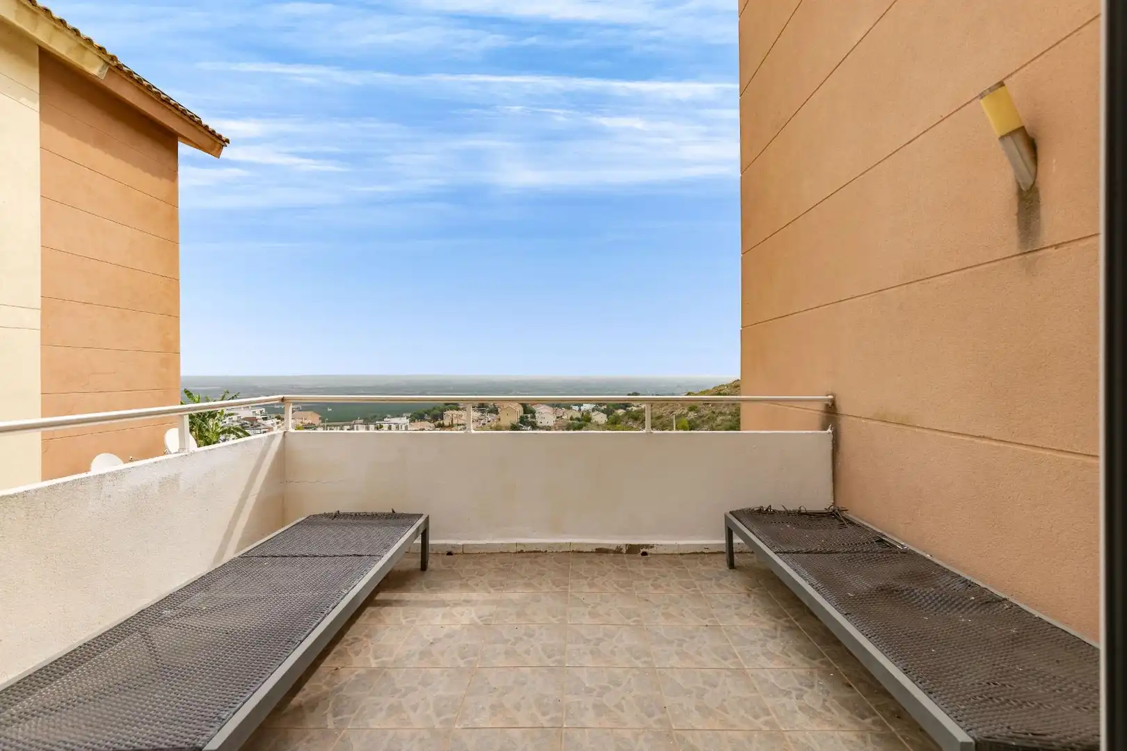 Terrassa de Casa o xalet en venda en Chiva amb Calefacció, Jardí privat i Terrassa
