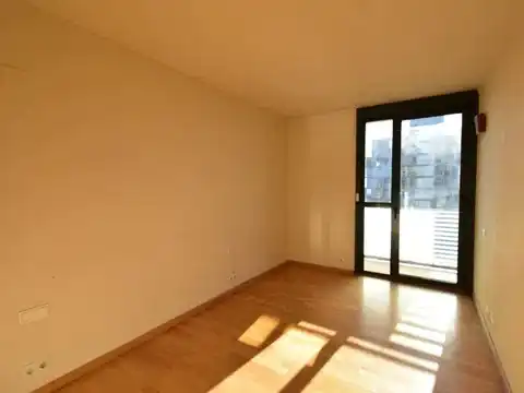Dormitori de Pis en venda en Barcelona amb Aire condicionat, Calefacció i Terrassa