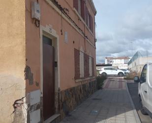 Vista exterior de Casa o xalet en venda en León Capital  amb Traster