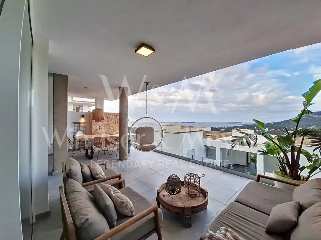 Terrassa de Apartament en venda en Sant Josep de sa Talaia amb Aire condicionat, Piscina i Moblat