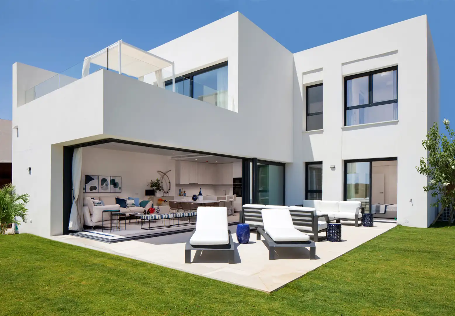 Apartment with terrace for sale in Casares pueblo