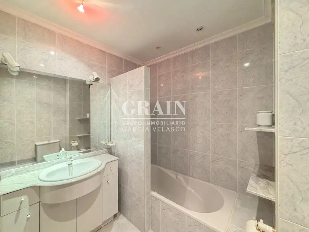 Baño de Piso en venta en Albacete con Calefacción y Parquet