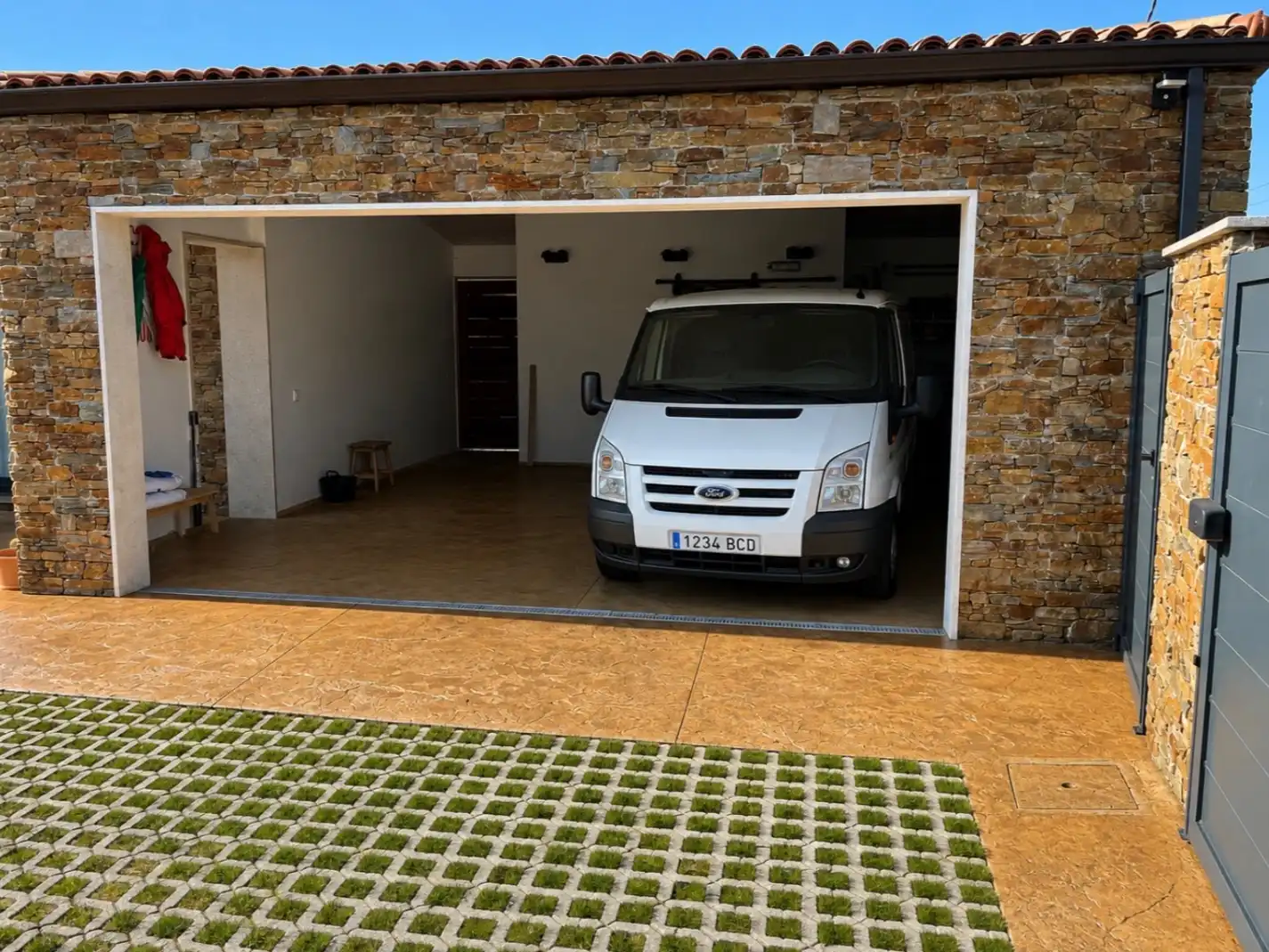 Parking of Houses for sale in Abegondo, A Coruña