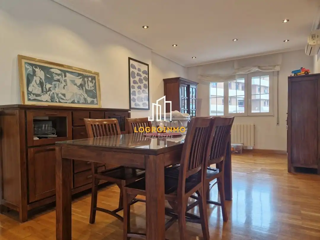 House with pool for sale in Avda. Madrid, imagen 17