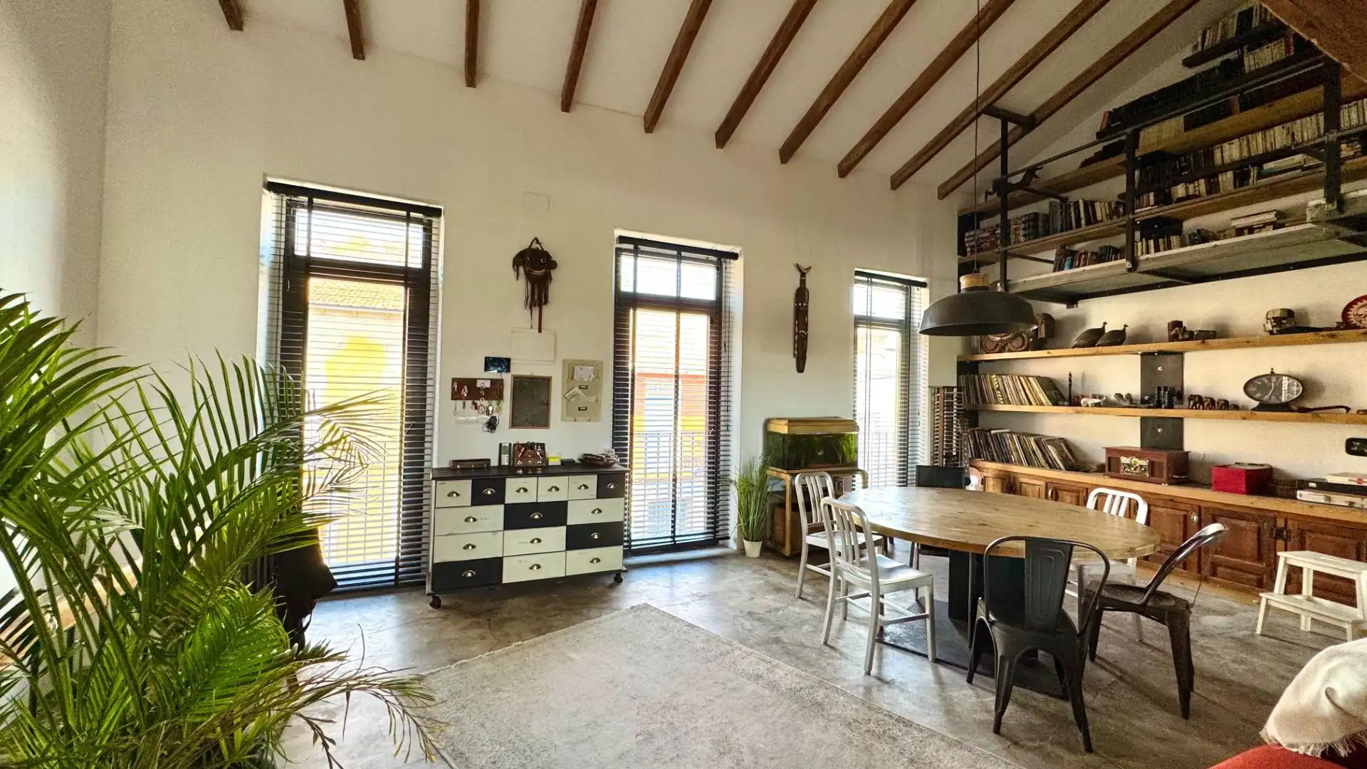Sala d'estar de Casa o xalet en venda en Alicante / Alacant amb Jardí privat, Terrassa i Piscina