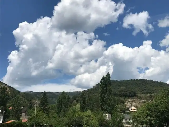 Vista exterior de Casa adosada en venda en Valle de Hecho