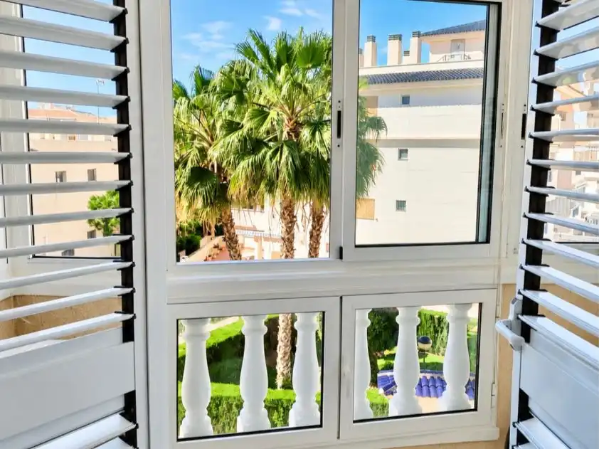 Terrassa de Pis en venda en Torrevieja amb Aire condicionat i Balcó