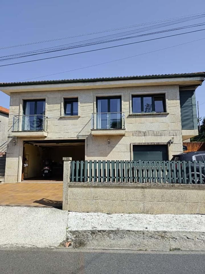 Vista exterior de Casa o xalet en venda en Ames amb Calefacció, Jardí privat i Terrassa