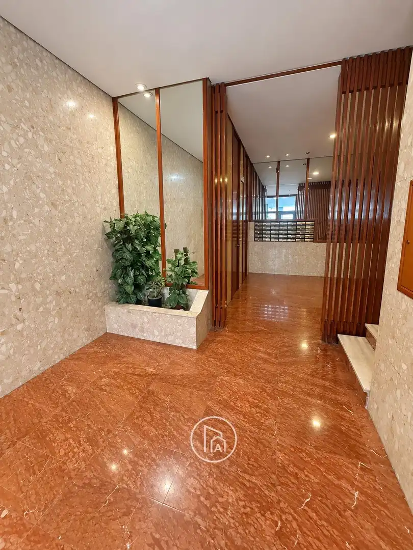 Wohnung zum Verkauf in Valencia mit Klimaanlage, Terrasse und Balkon
