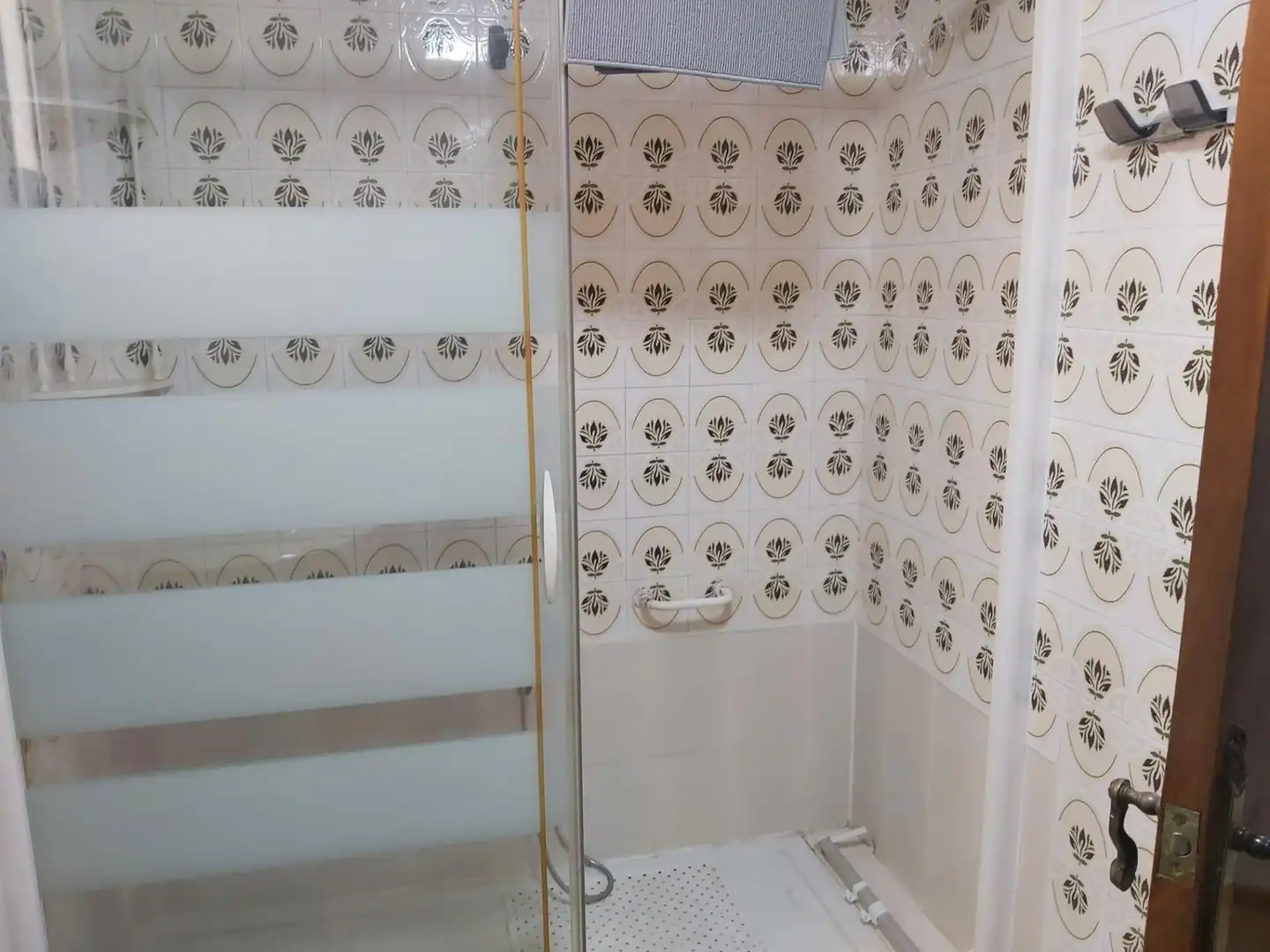 Baño de Piso para compartir en Elche ciudad