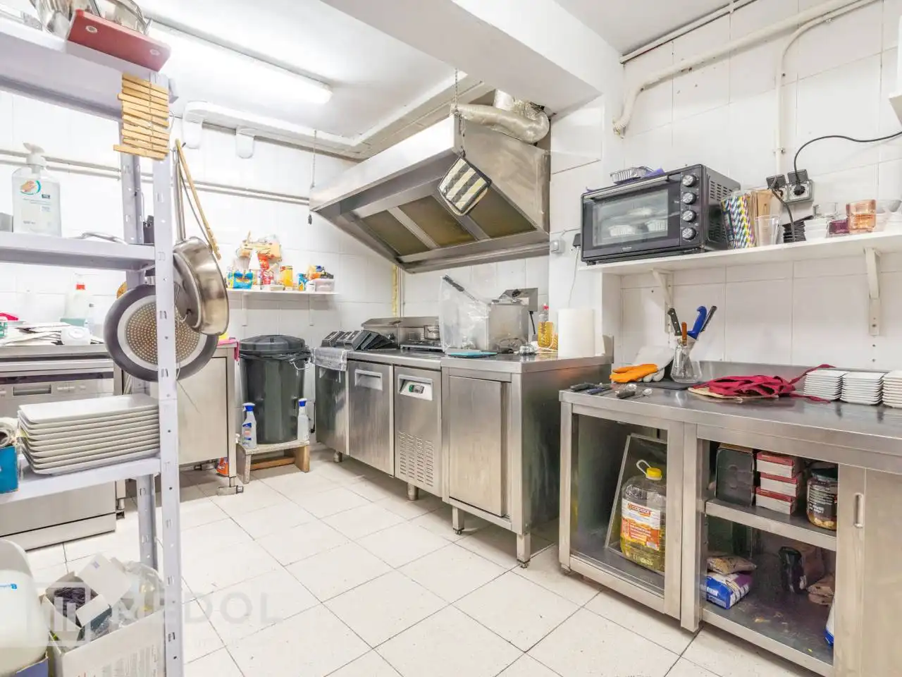 Cocina de Local en traspaso en Tarragona con Aire acondicionado
