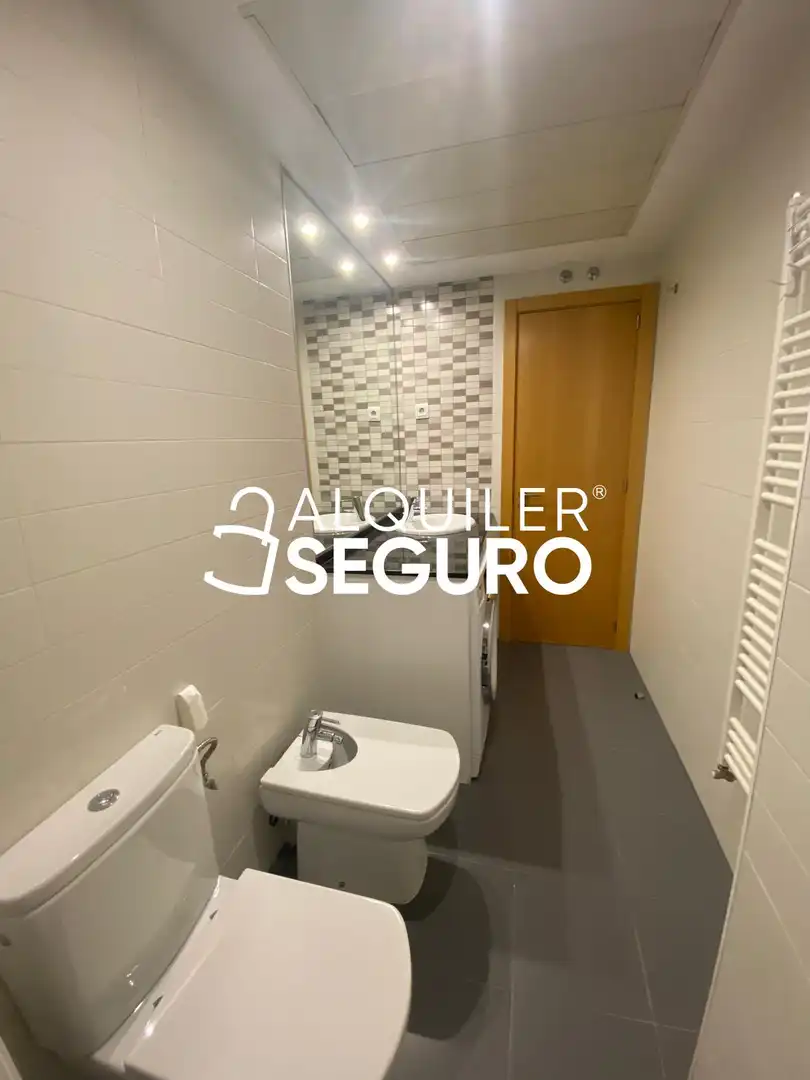 Baño de Piso de alquiler en Guadalajara con Calefacción y Amueblado