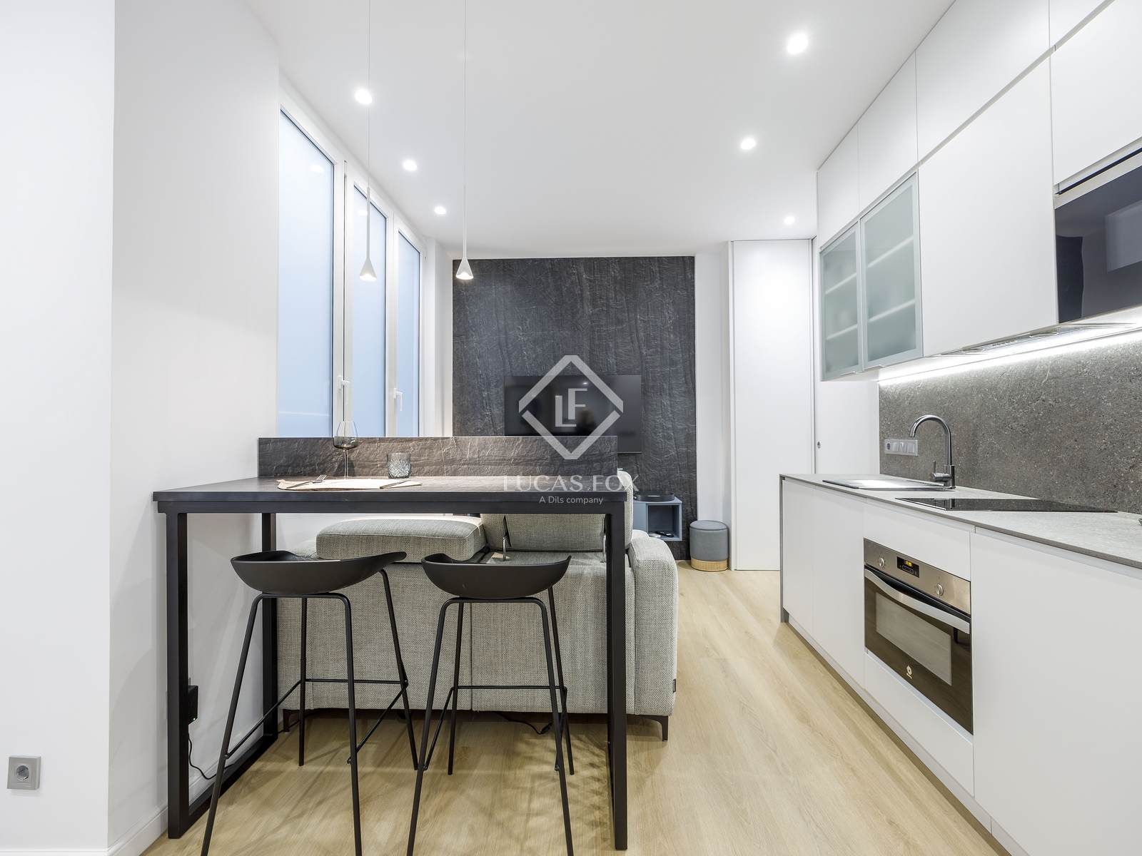 Kitchen of Flat to rent in  Valencia Capital  with Air Conditioner, Parquet flooring and Terrace